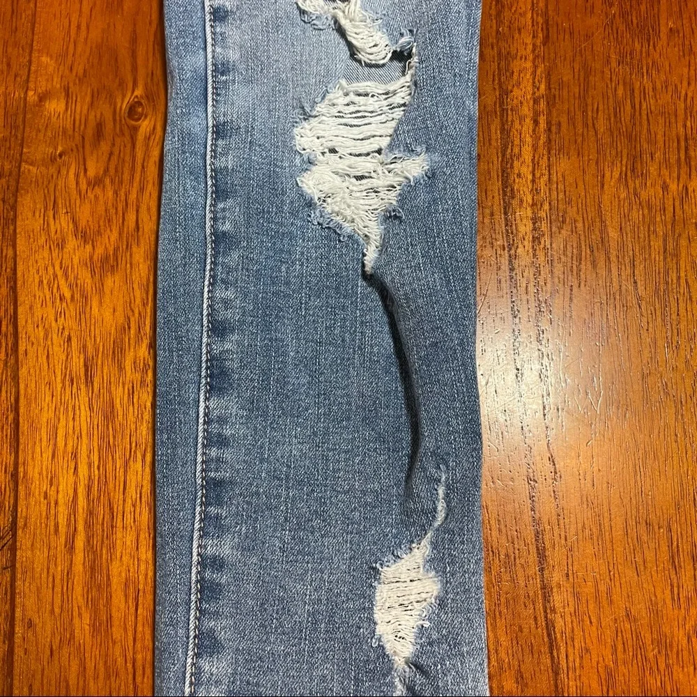 American Eagle distressed super hi-rise jeggings